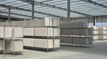 騰飛建材 八千平米晾曬廠，優(yōu)質(zhì)建材時(shí)刻為您準(zhǔn)備